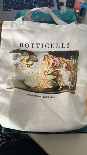 Customer photo review of The Birth of Venus Omuz Çantası