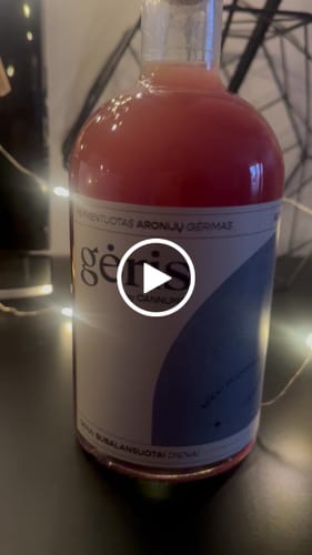 Customer video review of GĖRIS - fermentuotas aronijų gėrimas