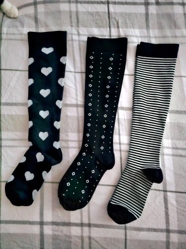 Customer photo review of Cotton Knee-High Compression Socks 20-30mmHg — Black | KIMLUD
