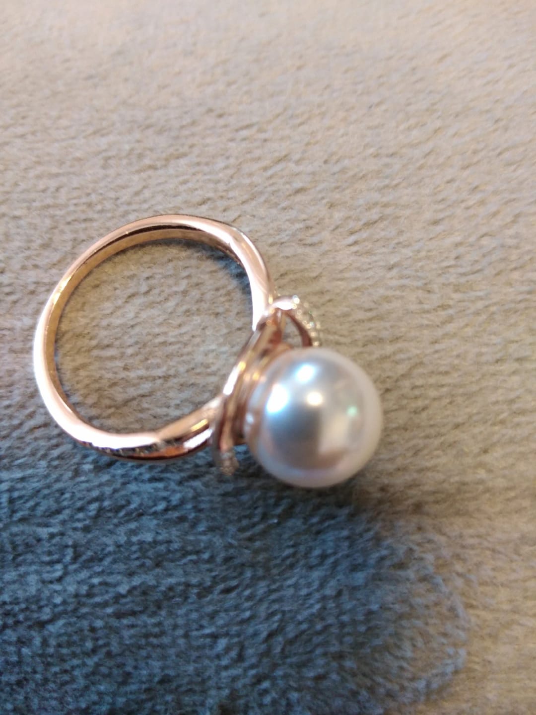 Customer photo review of Rose Gold Geometry Pearl Ring Pave Setting — Rose Gold Silver Mix | KIMLUD