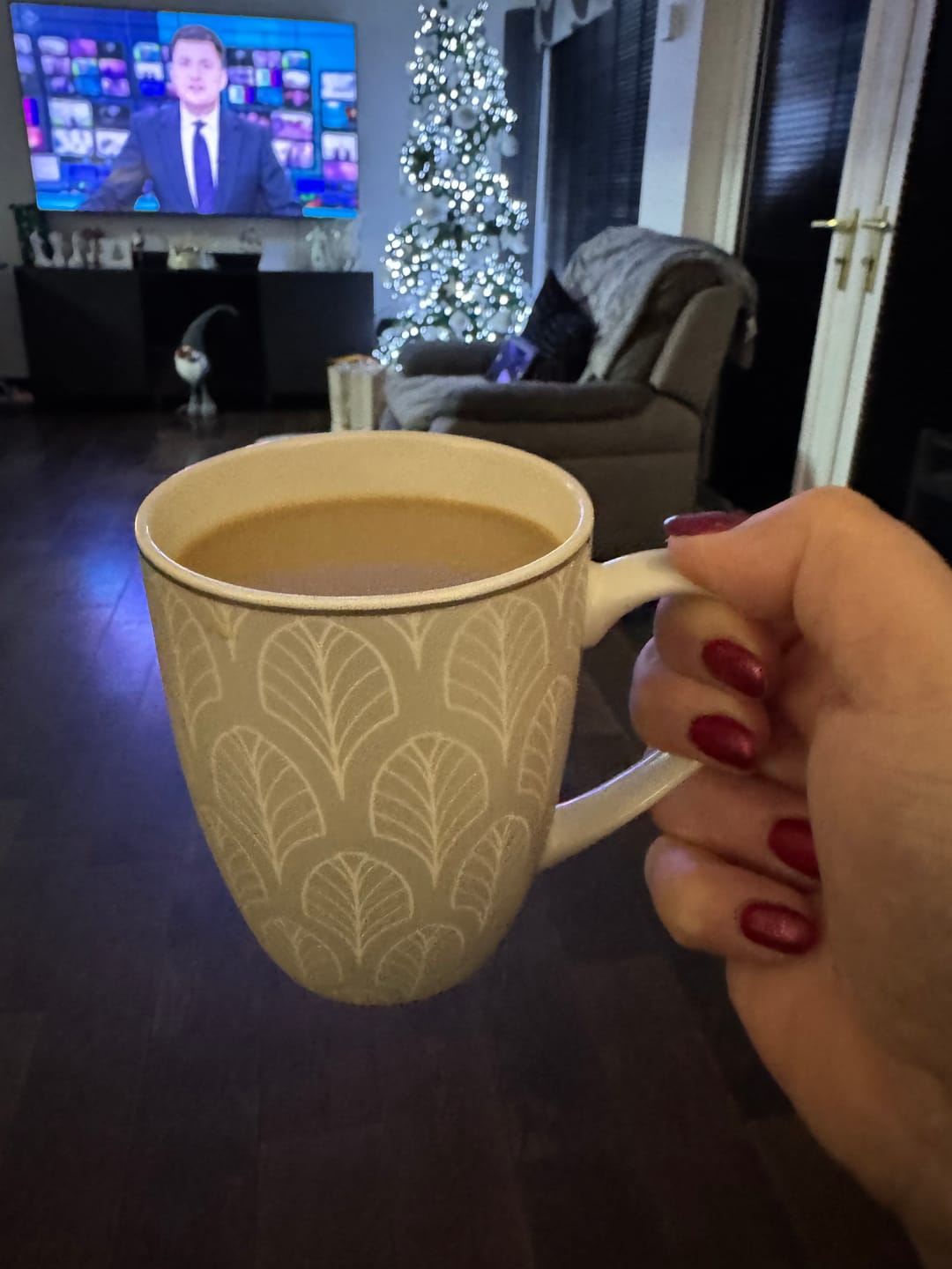 Customer photo review of Aynsley Silver Brocade 6 Mugs in Hat Box