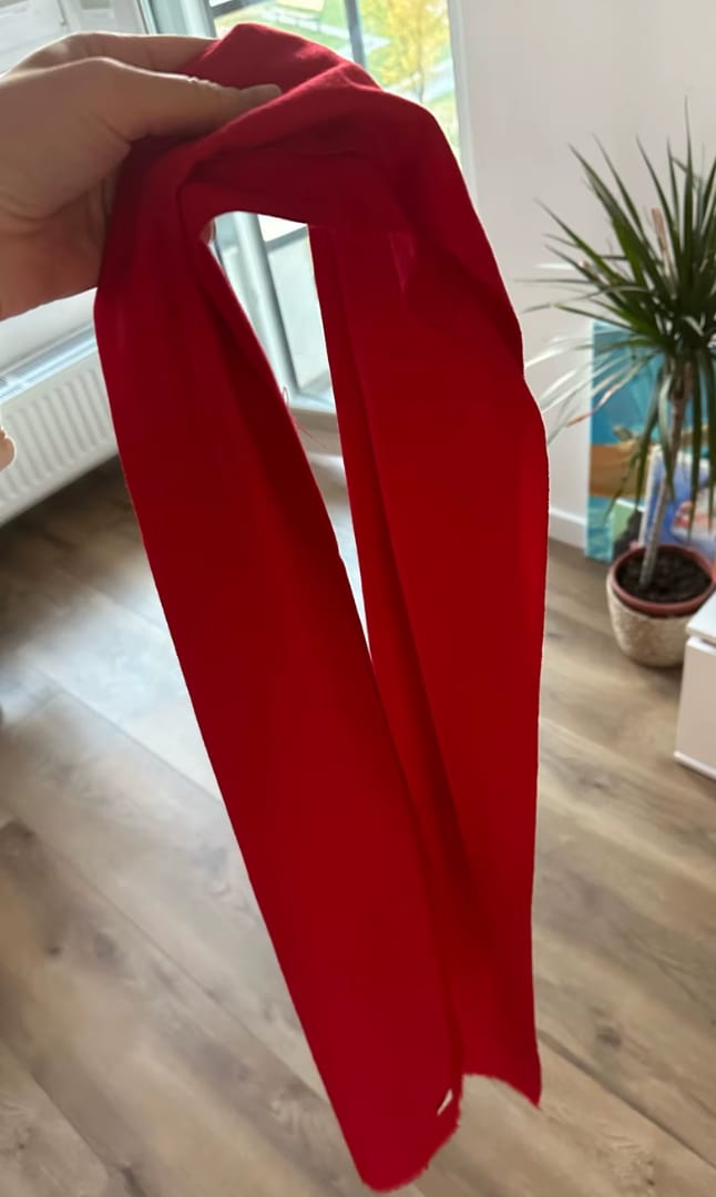 Customer photo review of Roter Kaschmirschal | Weicher und warmer Kaschmirschal