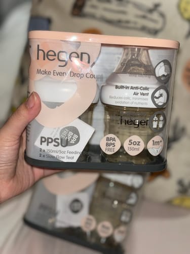 Customer photo review of Hegen PCTO™ 150ml/5oz Feeding Bottle PPSU 2-Pack with 2 x Slow Flow Nipple (1 to 3 months)