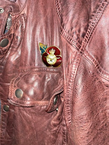 undefined review of Poppy Pin Badge RAF Crest image 1 out of 1