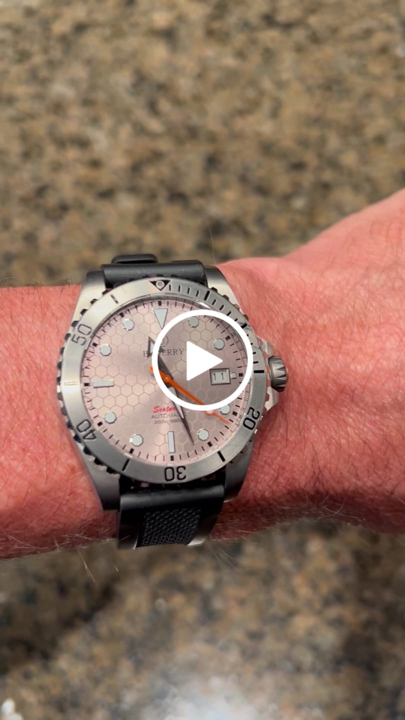 Customer video review of SEATURTLE.OCEAN(TITANIUM) - Automatic Titanium Diver Watch | Titanium Gray/Ti-bracelet