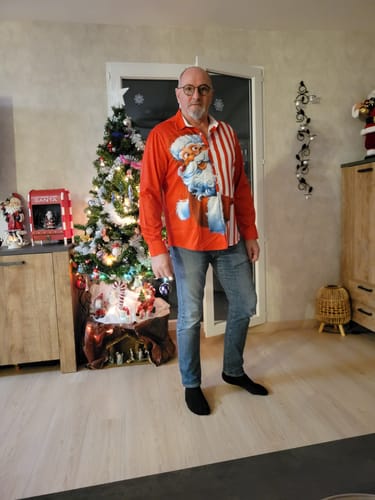 Customer photo review of Chemise de Noël boutonnée à rayures rouges et père Noël pour homme