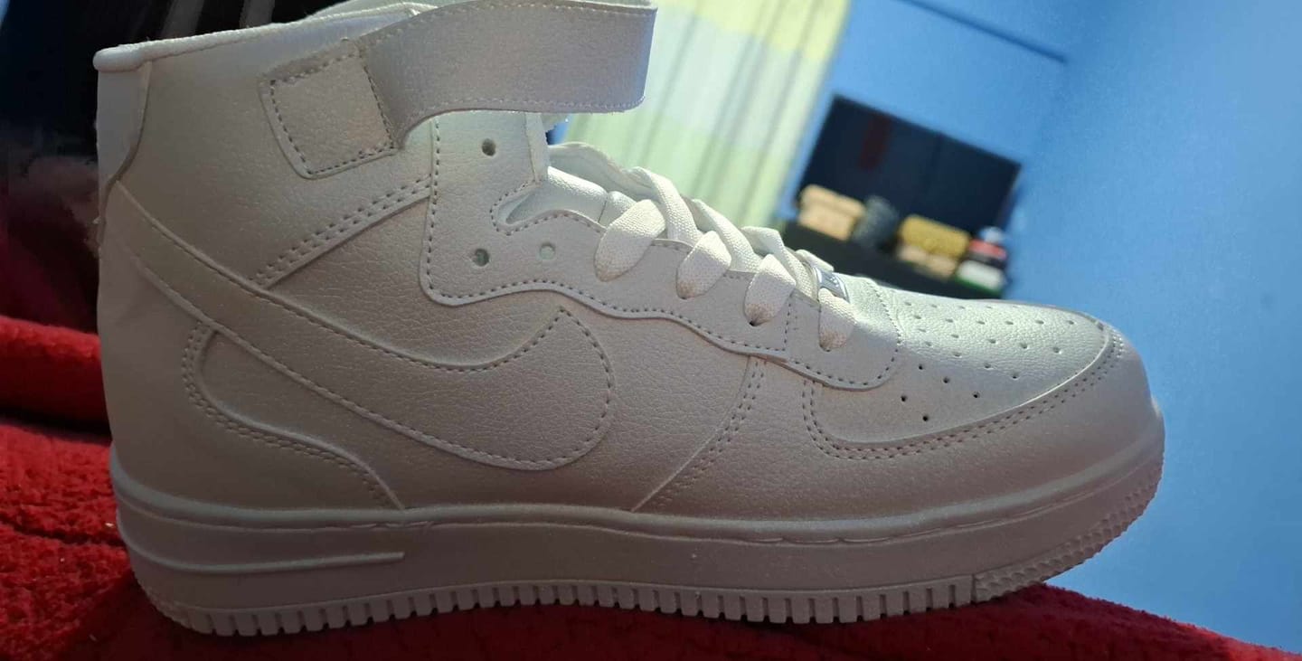 Customer photo review of Tenis Retro 4 Blanco Total