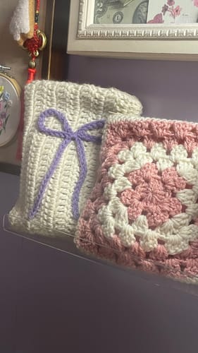 Customer photo review of Dusty Pink & Cream Crochet Zipper Pouch