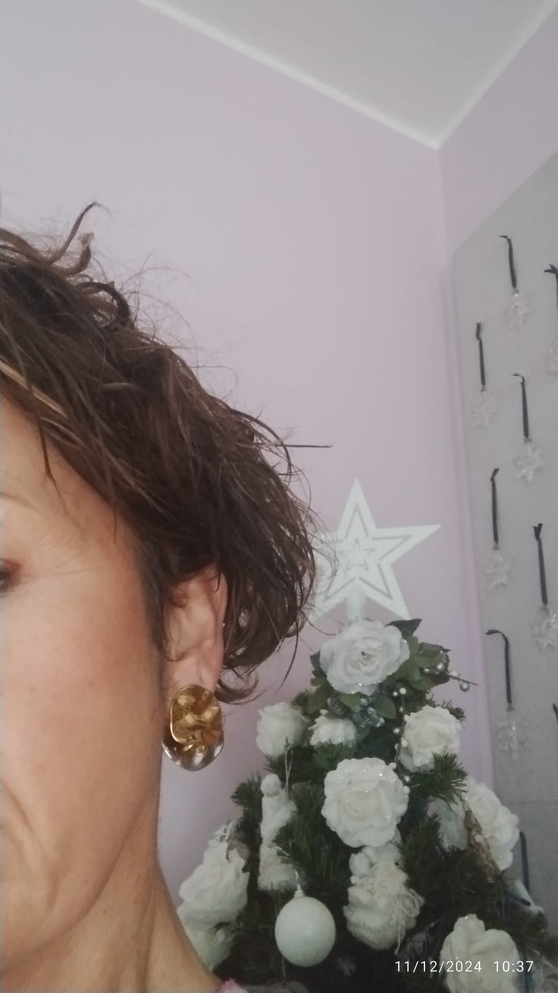 Customer photo review of ORECCHINI "ABBRACCIO”