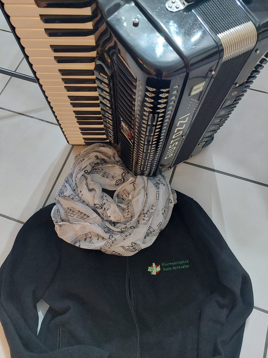 Customer photo review of Stilvolle Musiker Loop-Schals