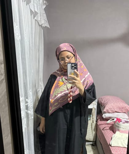 Customer photo review of Berangan Square (Plum)