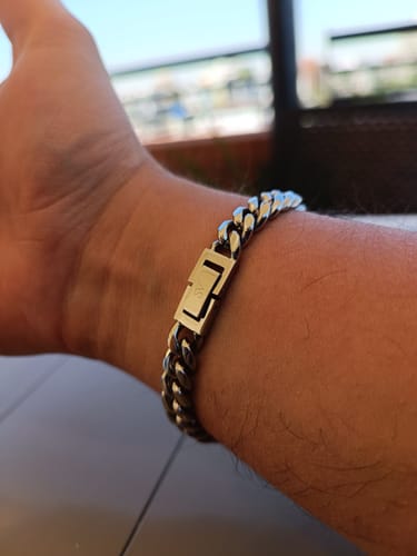 Reseña con foto de un cliente sobre Pulsera Cuban 8mm