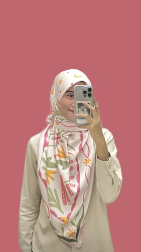 Customer photo review of Berangan Square (Bubblegum)