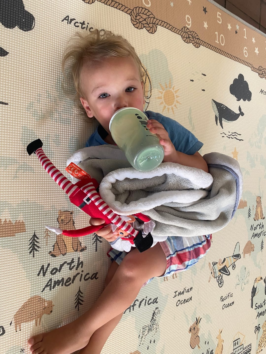 Customer photo review of World Map/ Solid Grey Play Mat