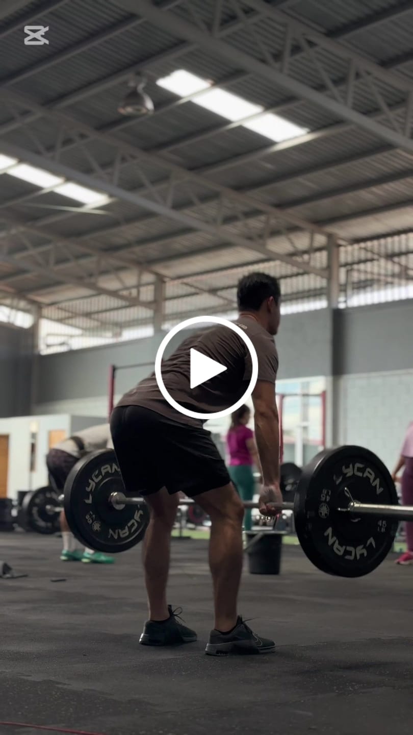 Customer video review of Matthew 6:33 Performance Tee