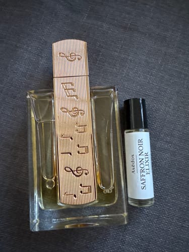 Customer photo review of SAFFRON NOIR ELIXIR PERFUME OIL