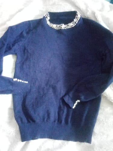 Customer photo review of Pulover Rosemary bleumarin, din tricot moale cu decolteu si mansete accesorizate cu perle