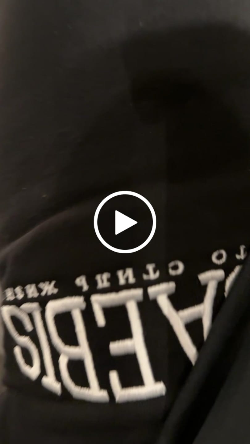 Customer video review of Lifestyle Herren Jogginghose schwarz mit Stickerei by SAEBIS®