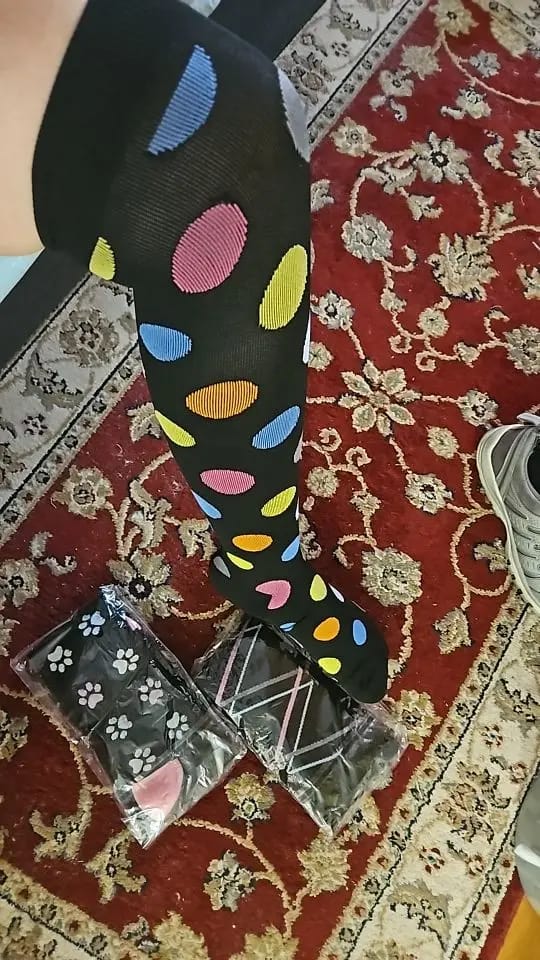 Customer photo review of Cotton Knee-High Compression Socks 20-30mmHg — Black | KIMLUD