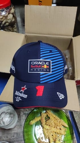 Customer photo review of 9FORTY Red Bull Racing Max Verstappen Team Navy Snapback