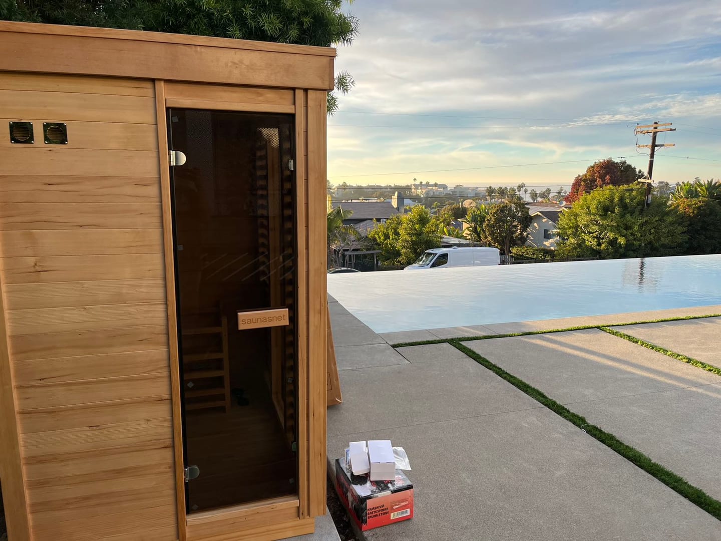 Customer photo review of SAUNASNET® Modern Outdoor Box Sauna Square 04