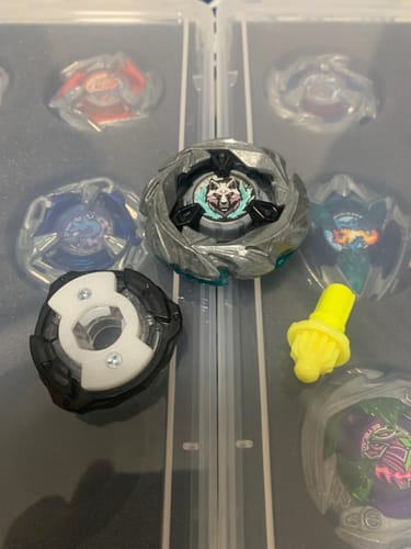 Customer photo review of [Pre-Order] Takara tomy Beyblade X UX-08 Silver Wolf 3-80FB Starter