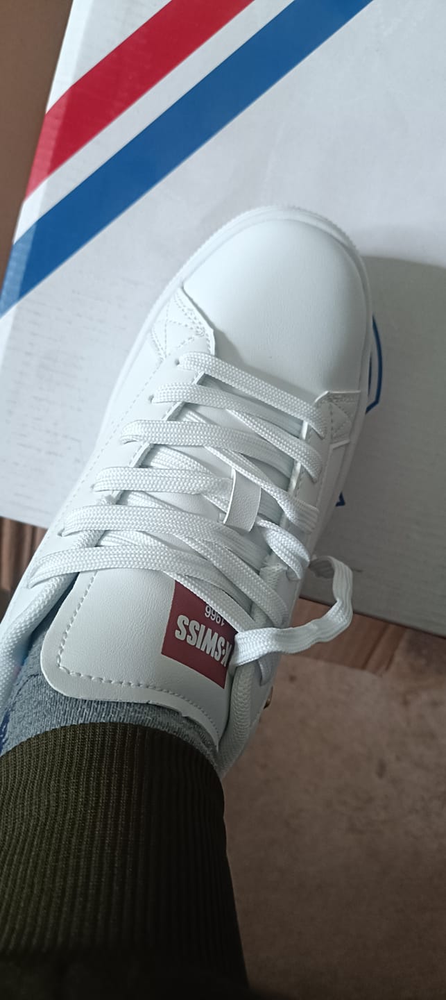 Customer photo review of Tenis Aster Women