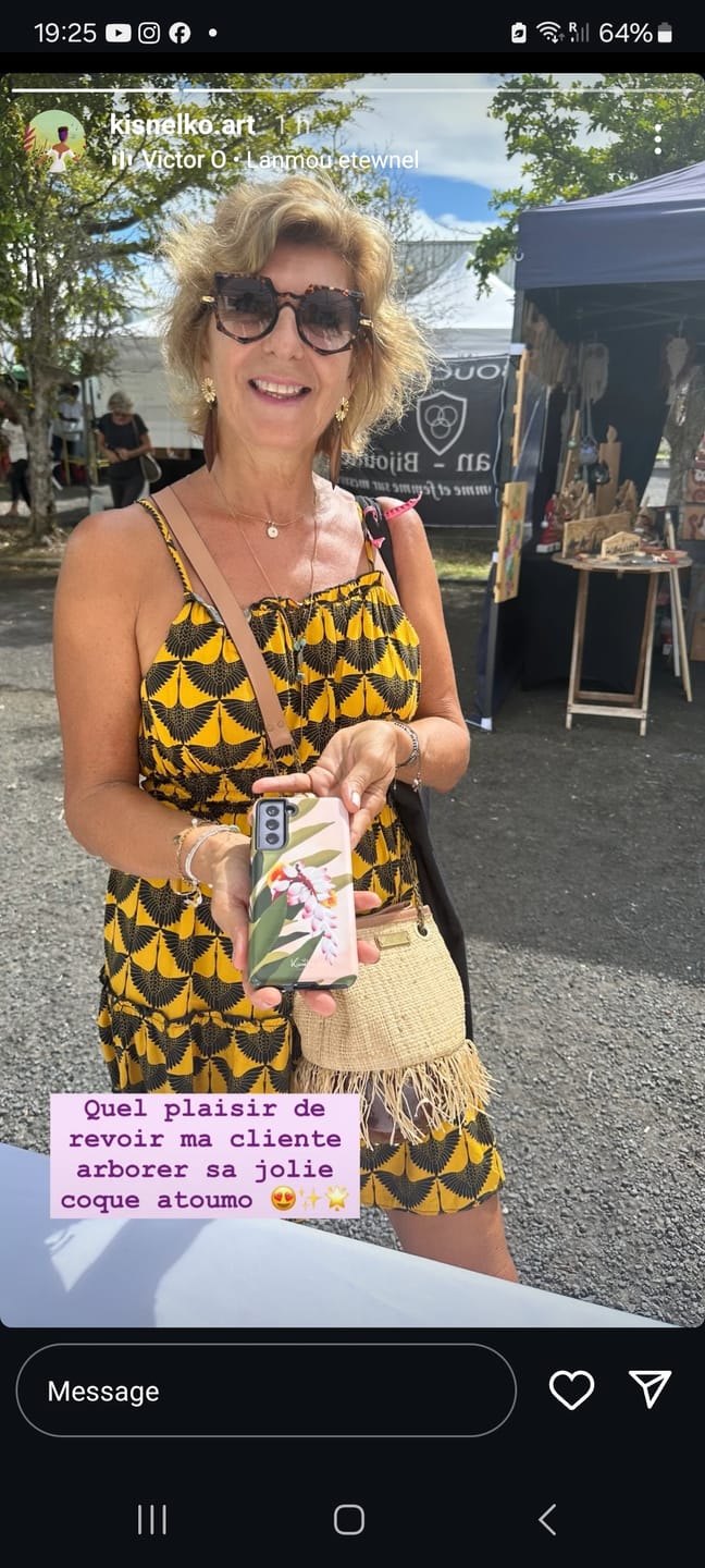 Customer photo review of Coque Fleur d'Atoumo