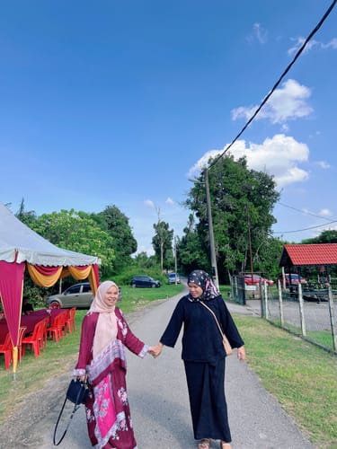 Customer photo review of Berangan Square (Black)