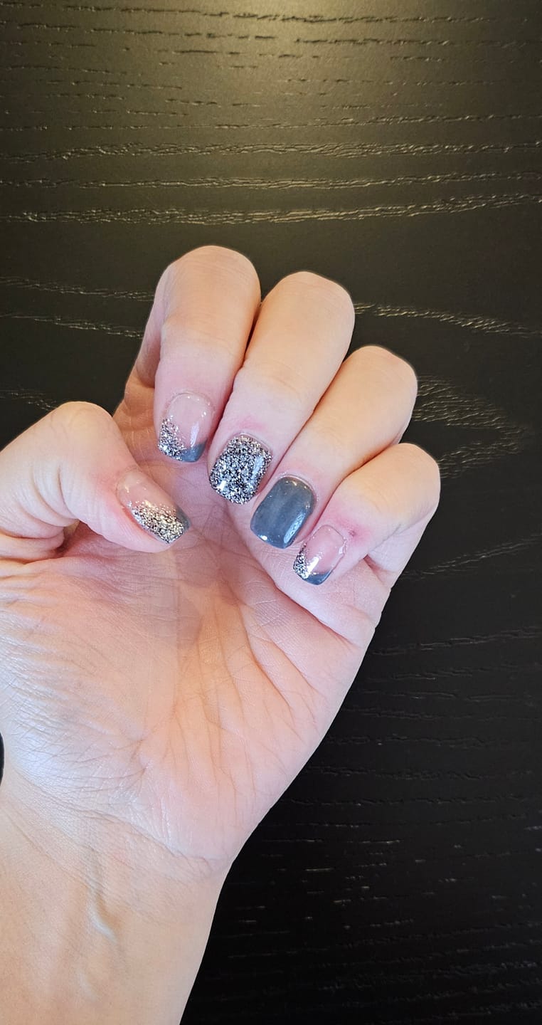 Customer photo review of Crystal Silver Dipping Powder