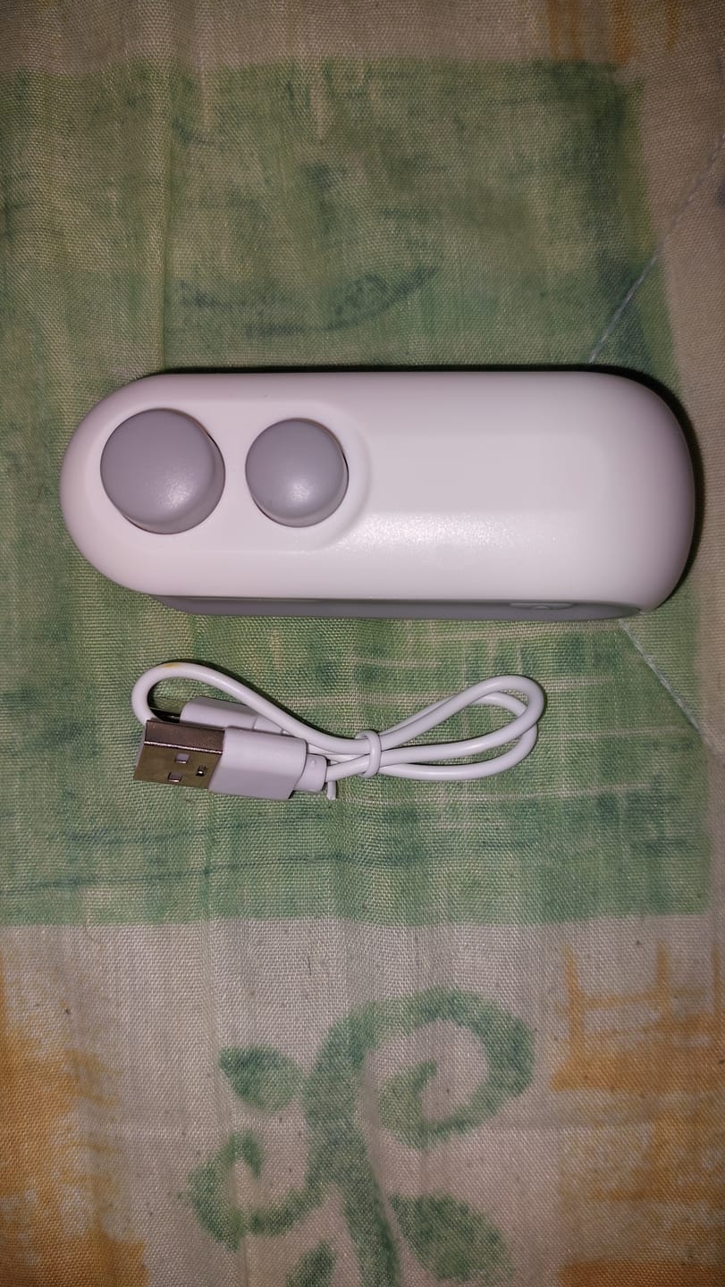 Customer photo review of (2 PEZZI) Mini Sigillatori Termici Portatile 2 in 1 (Sigilla e Taglia) Ricaricabile USB, Uso Domestico, Sigillatore Per Ogni Tipo Di Busta