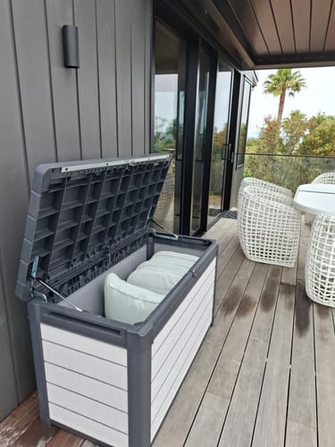 Customer photo review of Keter Denali Duotech Storage Box 380 L