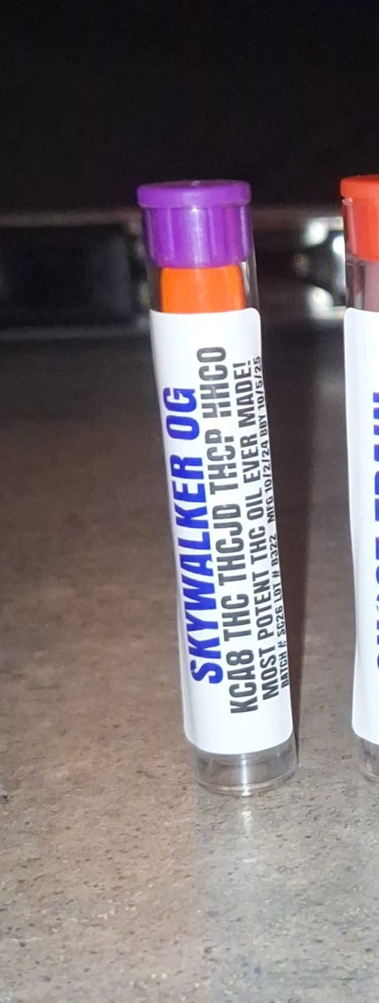 Customer photo review of Formula26 Skywalker OG Indica 510 Thread Cart Delta 8 9 THCJD THCP 1g
