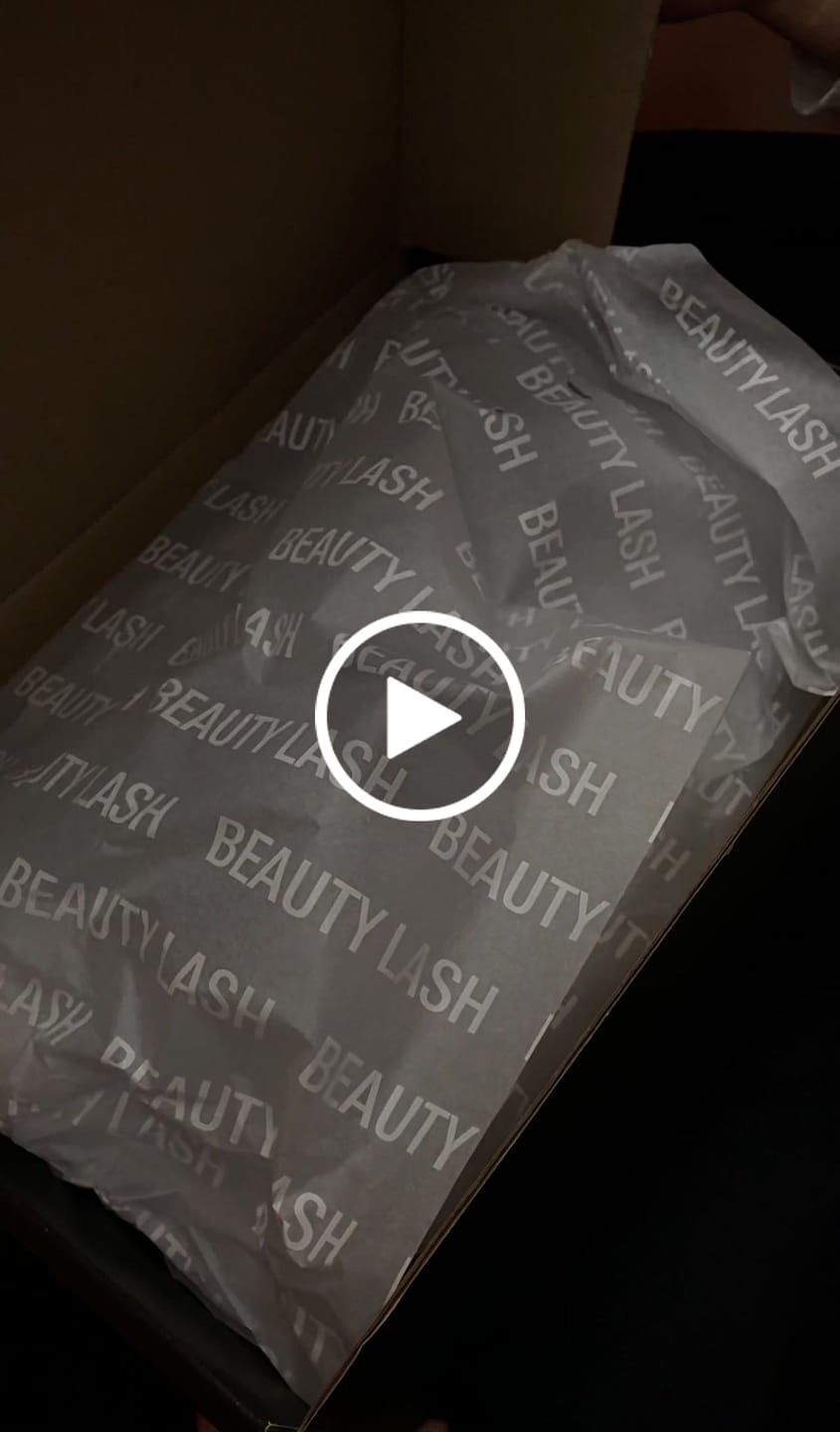 Customer video review of Mixed Volume Lashes