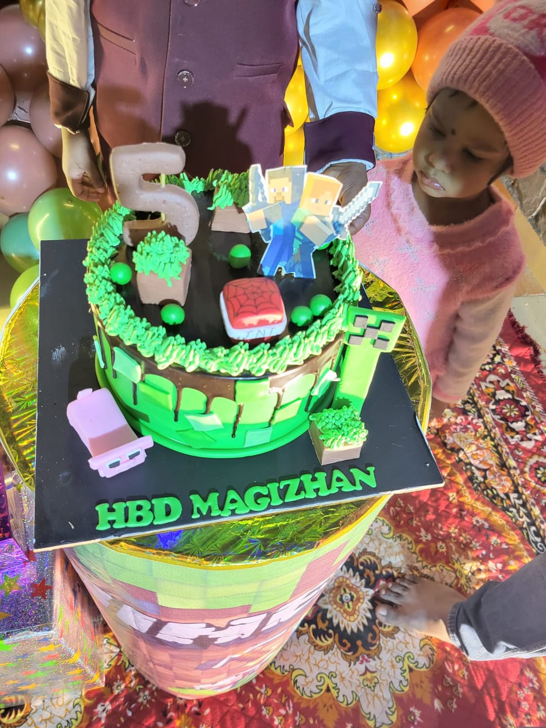Customer photo review of Minecraft Drip Design Cake