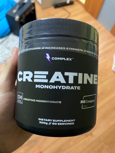 Zákaznická recenze s fotkou produktu Creatine Monohydrate