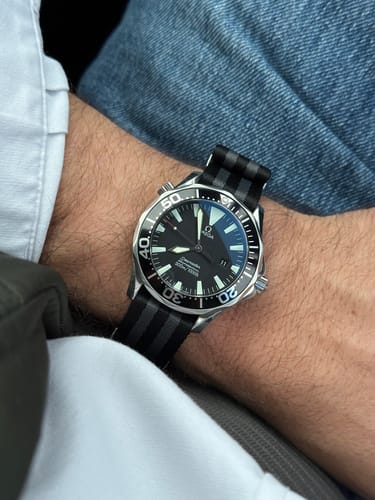 Customer photo review of Bond Nylon Watch Strap