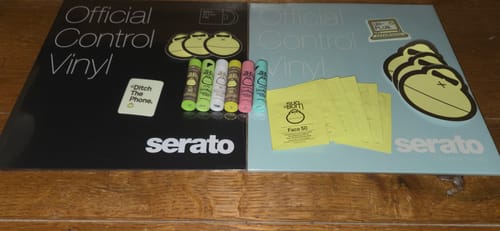 Customer photo review of Serato SCV-PS-BLK-10, 10-Inch Control Vinyl Pair - Black