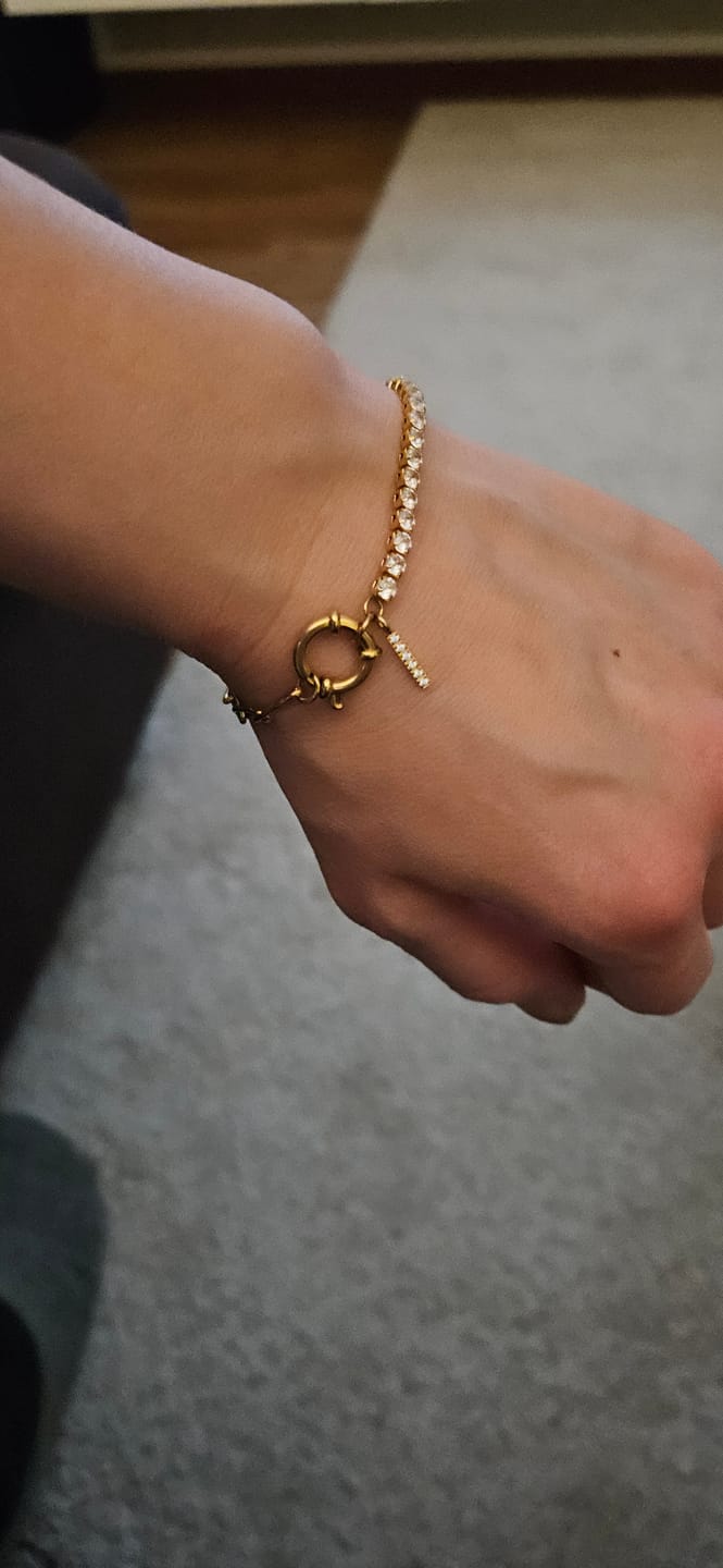Customer photo review of Tennis Letter Armband | 18K vergoldet