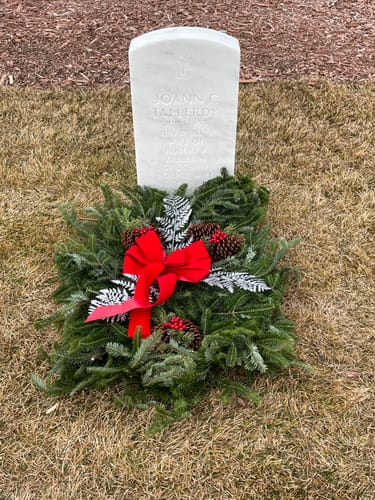 Customer photo review of Fresh Natural Christmas Grave Blanket