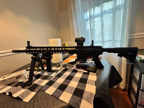 Customer photo review of Vertical Foregrip 3 in 1 Flashlight (2000 Lumen)