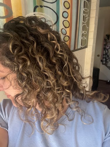 Customer photo review of Crema de Peinar Rulos Definidos 250ml