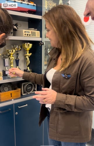 Customer photo review of ז׳קט הכרחי לוגו