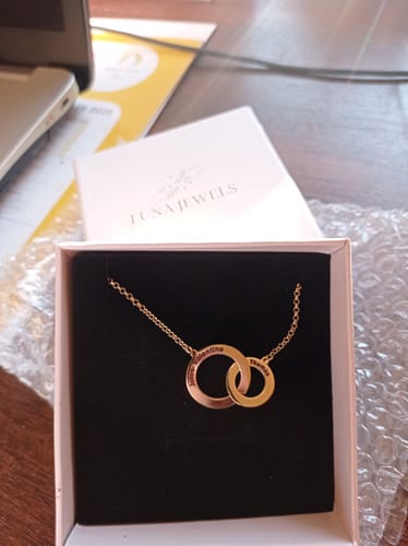 Customer photo review of Bracelet Anneaux Personnalisés - Le cadeau parfait pour l'un de vos proches !