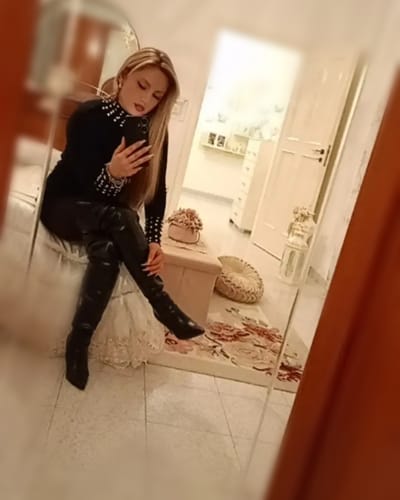 Customer photo review of Abito Lusso in maglia nero con brillanti cuciti
