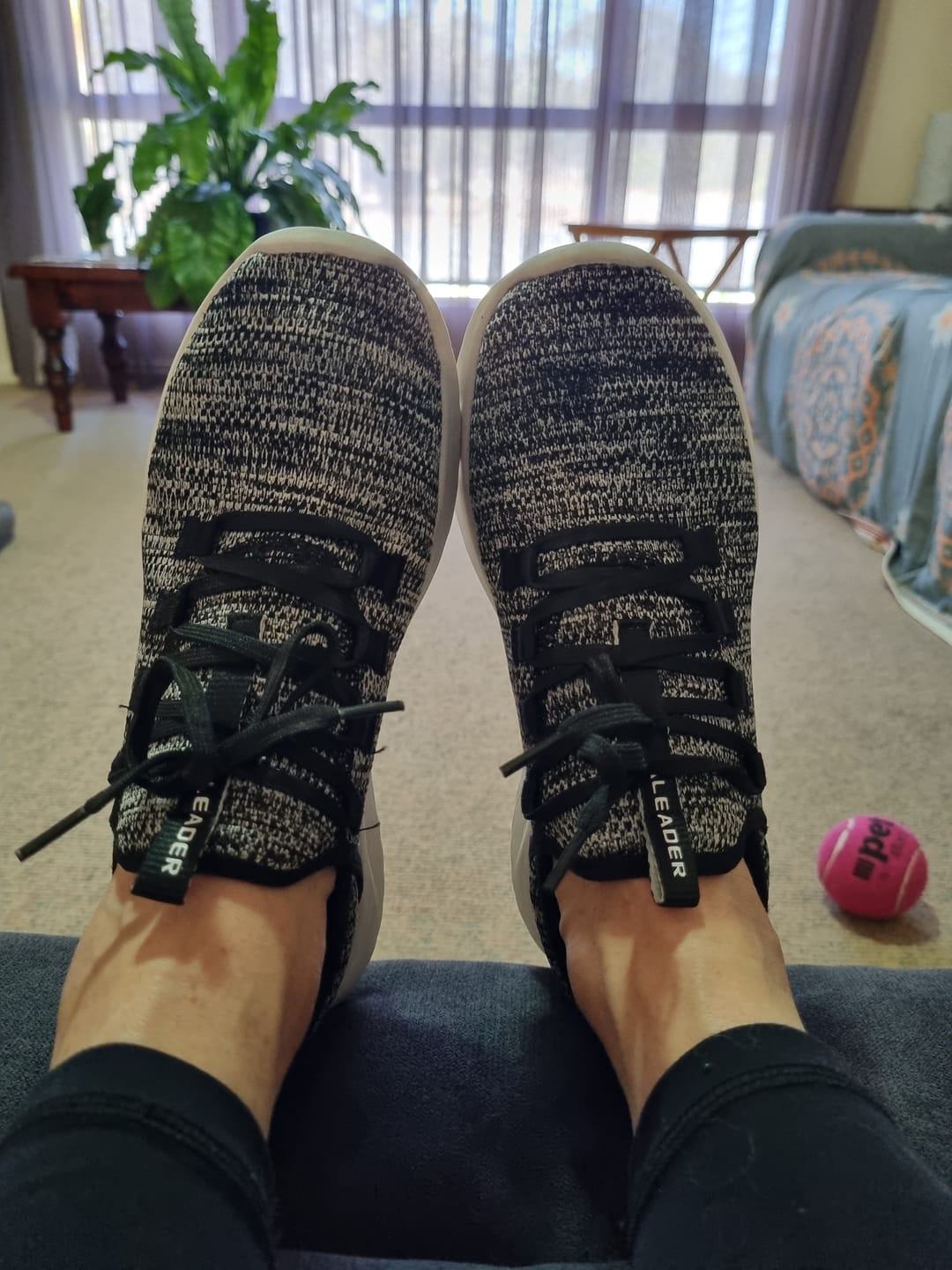 Customer photo review of Aleader Women's Energy Cloud X Sneakers