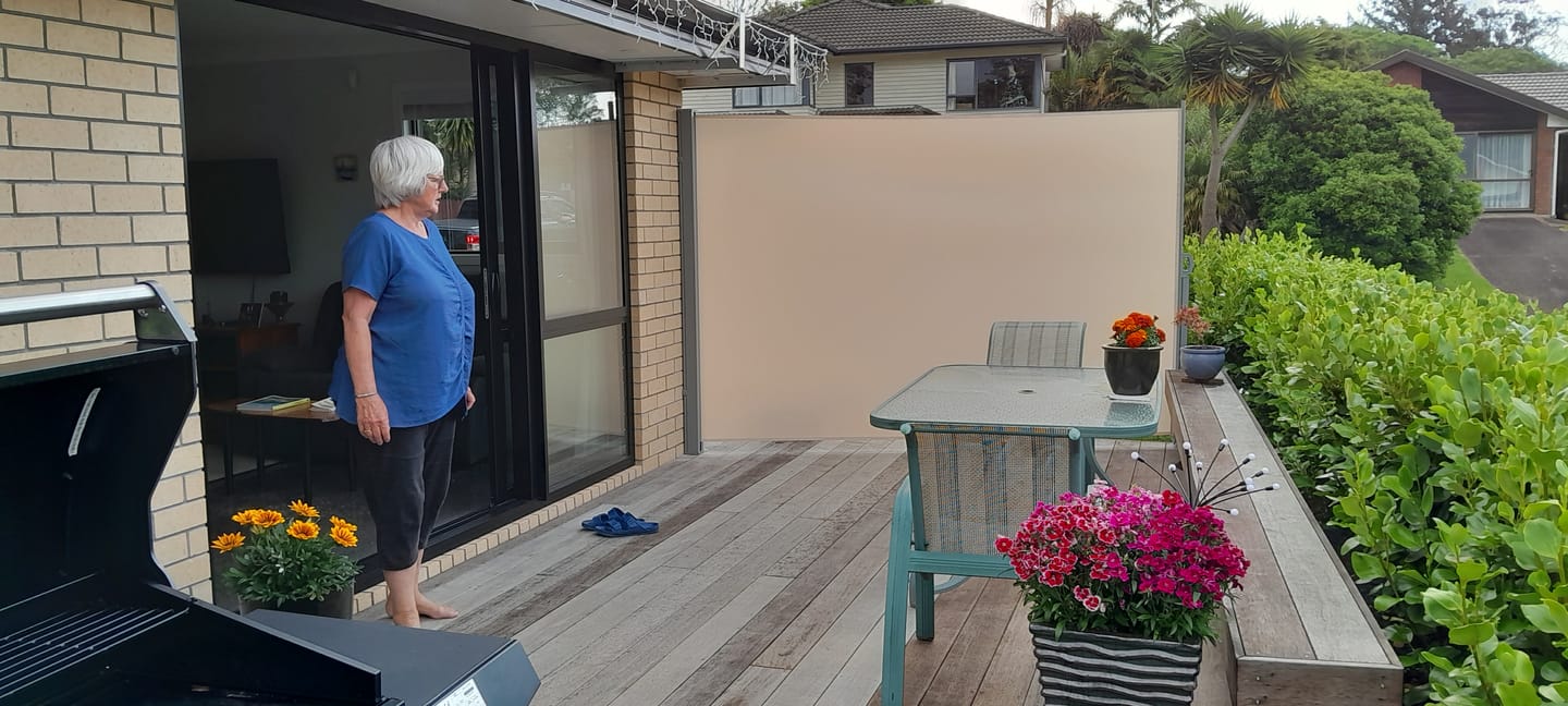 Customer photo review of Patio Screen Retractable Side Awning 2m X 3m