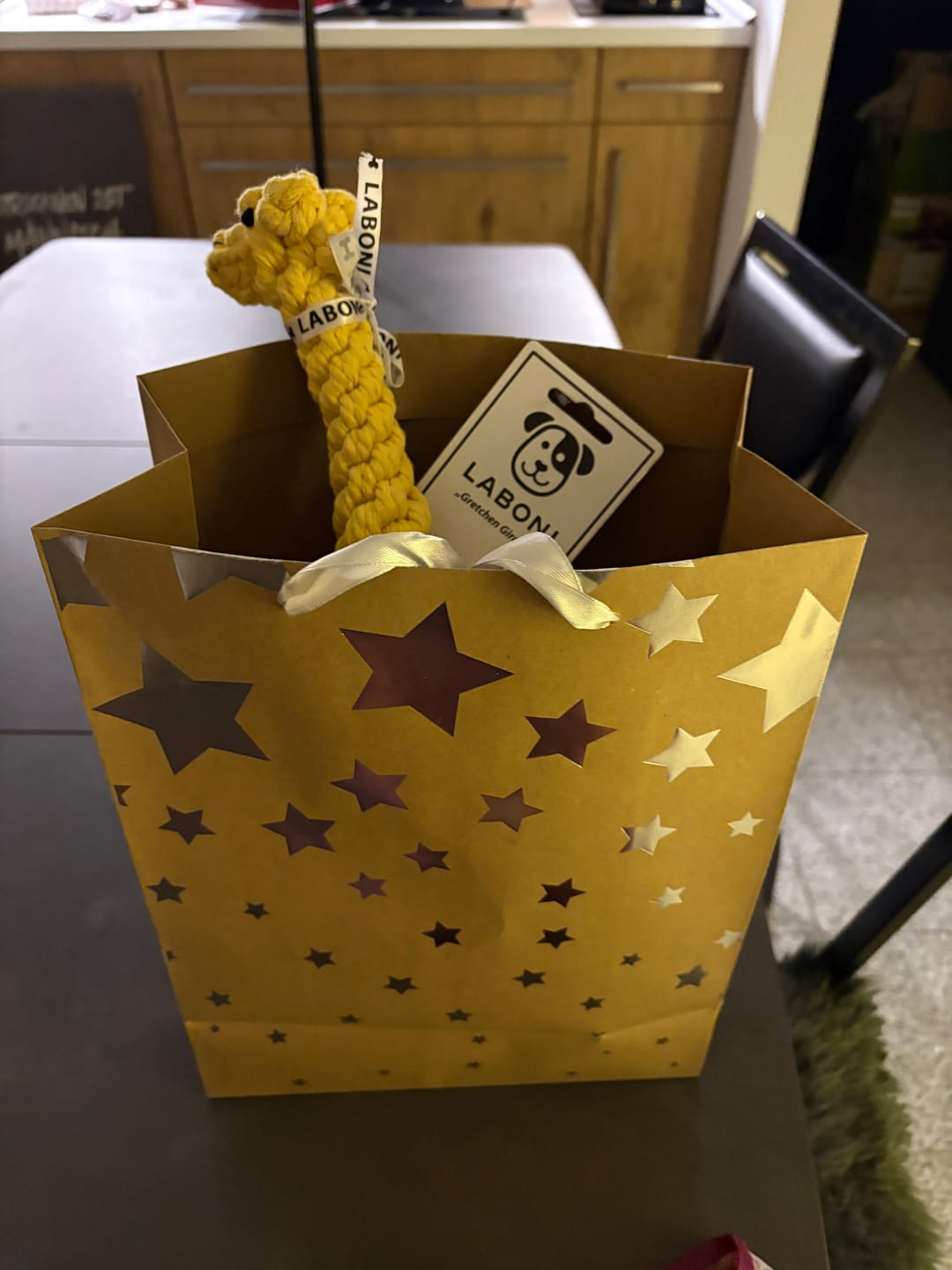 Customer photo review of Greta Giraffe - Kult-Spielzeug für Hunde