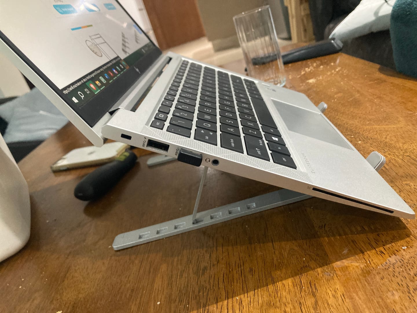 Customer photo review of Support d'ordinateur portable en Aluminium OPE-24