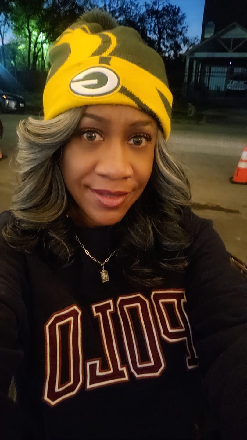 Customer photo review of Sensationnel Dashly Salt & Pepper Synthetic Hair 4" Deep Part HD Lace Front Wig - SP LACE UNIT 2